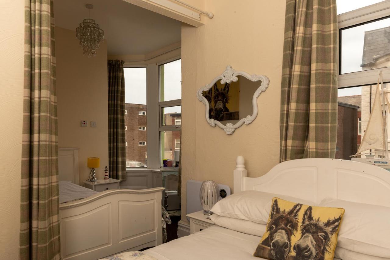 The Hurstmere Blackpool Bagian luar foto